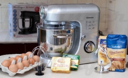 Mikser planetarny robot kuchenny max 1500 W  duża moc 4 mieszadła niemiecka jakość  firmy Germin Berlinger kerch